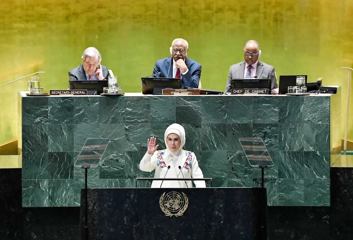 La Première dame turque appelle à une action mondiale contre les déchets textiles